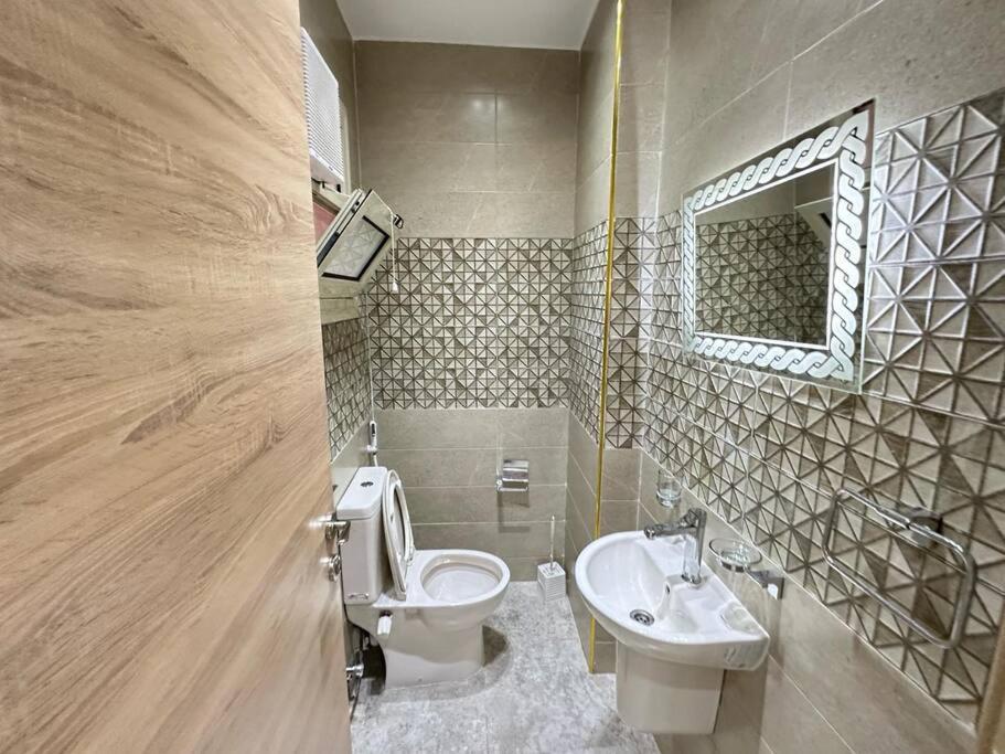 New In Pyramids Gardens Area Of