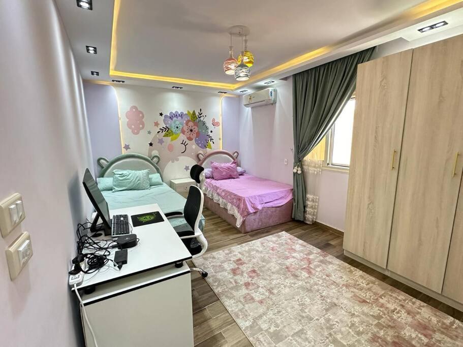 New In Pyramids Gardens Area Of Cairo
