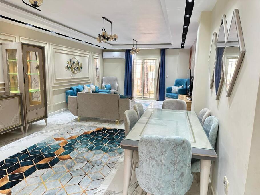 Apartment New In Pyramids Gardens Area Of