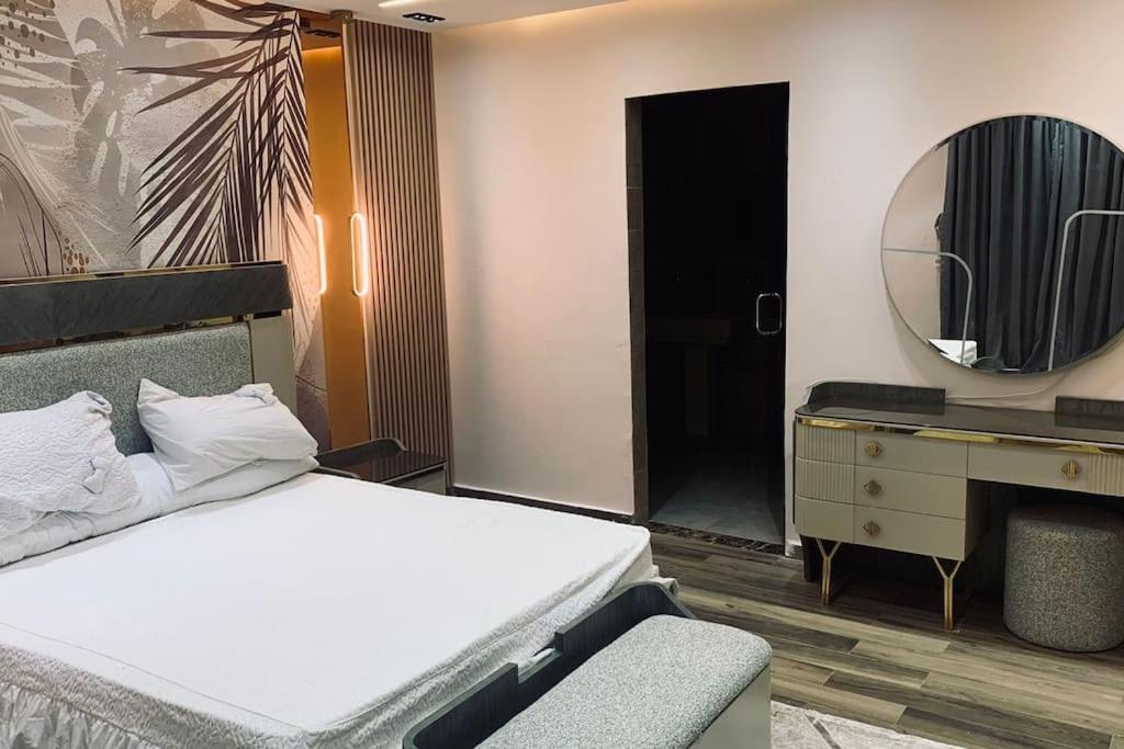 New In Pyramids Gardens Area Of Apartment Cairo
