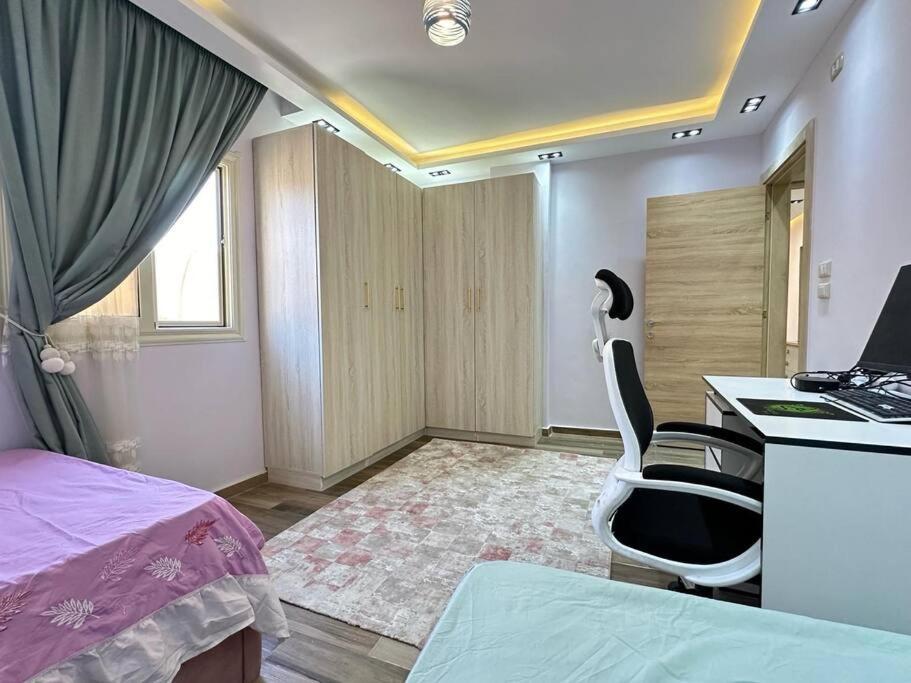New In Pyramids Gardens Area Of