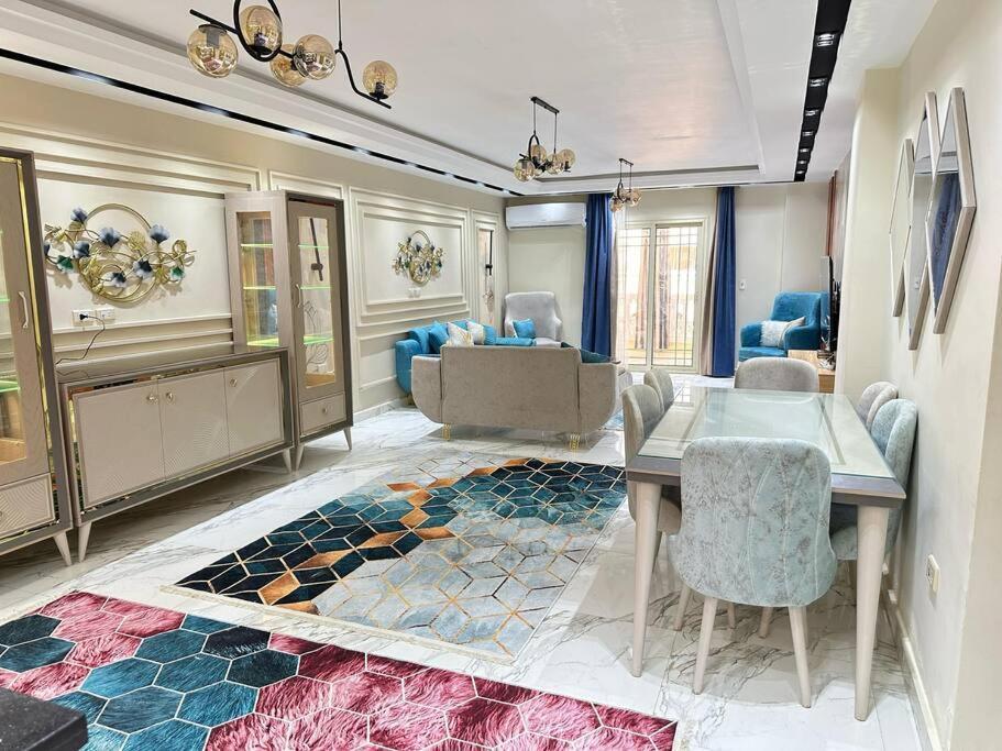 Apartment New In Pyramids Gardens Area Of