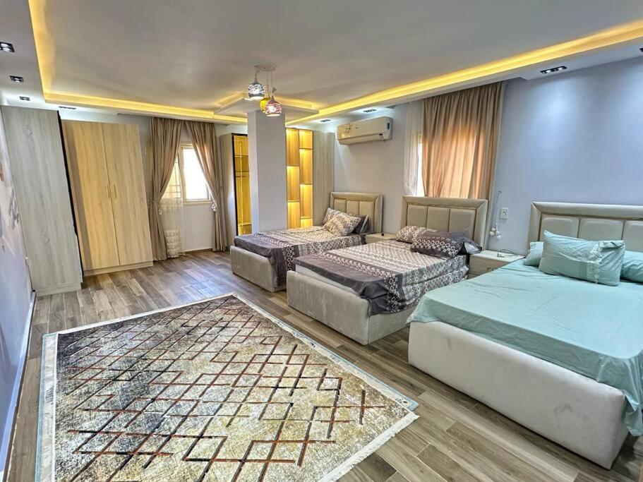 New In Pyramids Gardens Area Of Cairo